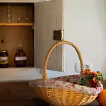 Semesterbostad Cherry House - Cosy House - Ideal For Bear Watching, In The Neighborhood Of The Medieval Sneznik Castle *