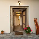 Semesterbostad Cherry House - Cosy House - Ideal For Bear Watching, In The Neighborhood Of The Medieval Sneznik Castle *