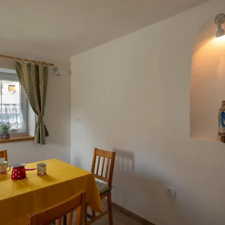 Cherry House - Cosy House - Ideal For Bear Watching, In The Neighborhood Of The Medieval Sneznik Castle Semesterbostad *