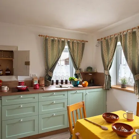 Cherry House: Cozy Castle-view Retreat For Bear Watching Holiday home *