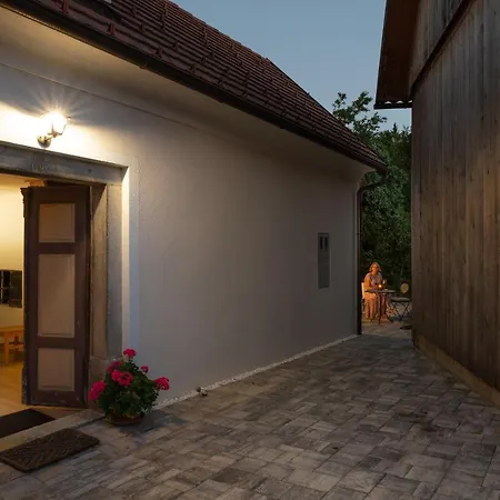 Cherry House - Cosy House - Ideal For Bear Watching, In The Neighborhood Of The Medieval Sneznik Castle