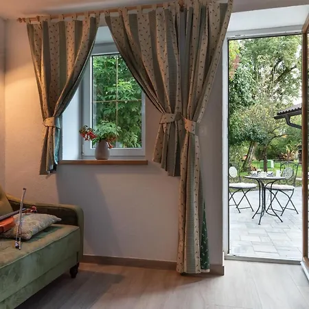 Cherry House - Cosy House - Ideal For Bear Watching, In The Neighborhood Of The Medieval Sneznik Castle Semesterbostad *