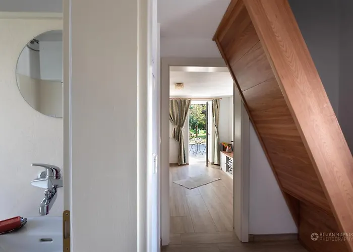 Сasa de vacaciones Cherry House - Cosy House - Ideal For Bear Watching, In The Neighborhood Of The Medieval Sneznik Castle