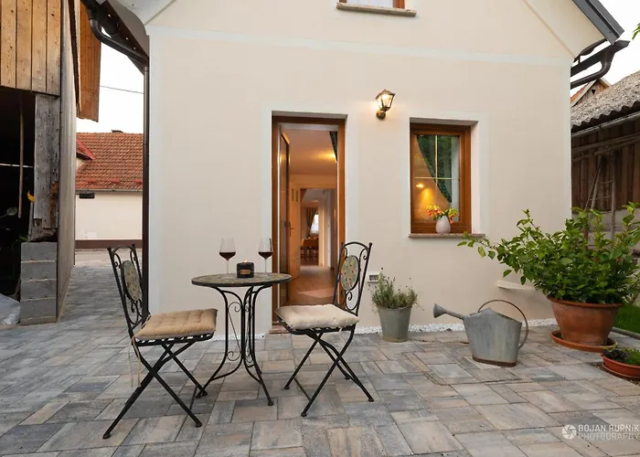 Сasa de vacaciones Cherry House - Cosy House - Ideal For Bear Watching, In The Neighborhood Of The Medieval Sneznik Castle